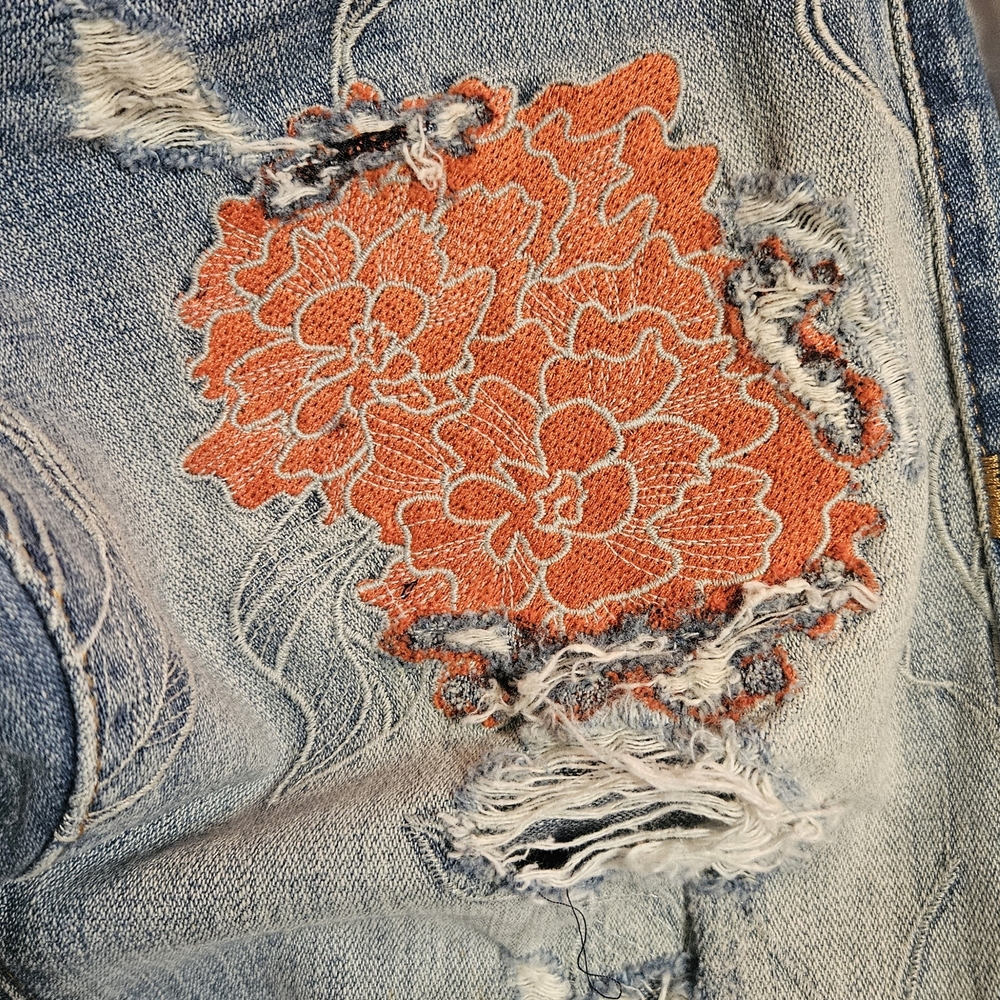 True Religion Blue Cropped Jeans with Embroidered Floral Patches - Picture 2 of 16